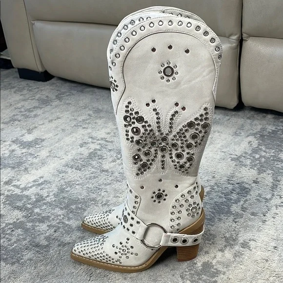 New Dolls Kill Current Mood White Studded Butterfly Cowboy Boots Festival Sz 6 - Picture 2 of 13